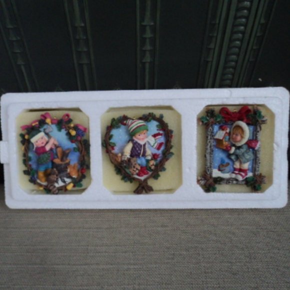 Ashton Drake Christmas ornaments set of 3~ with box & certificate - Picture 2 of 8
